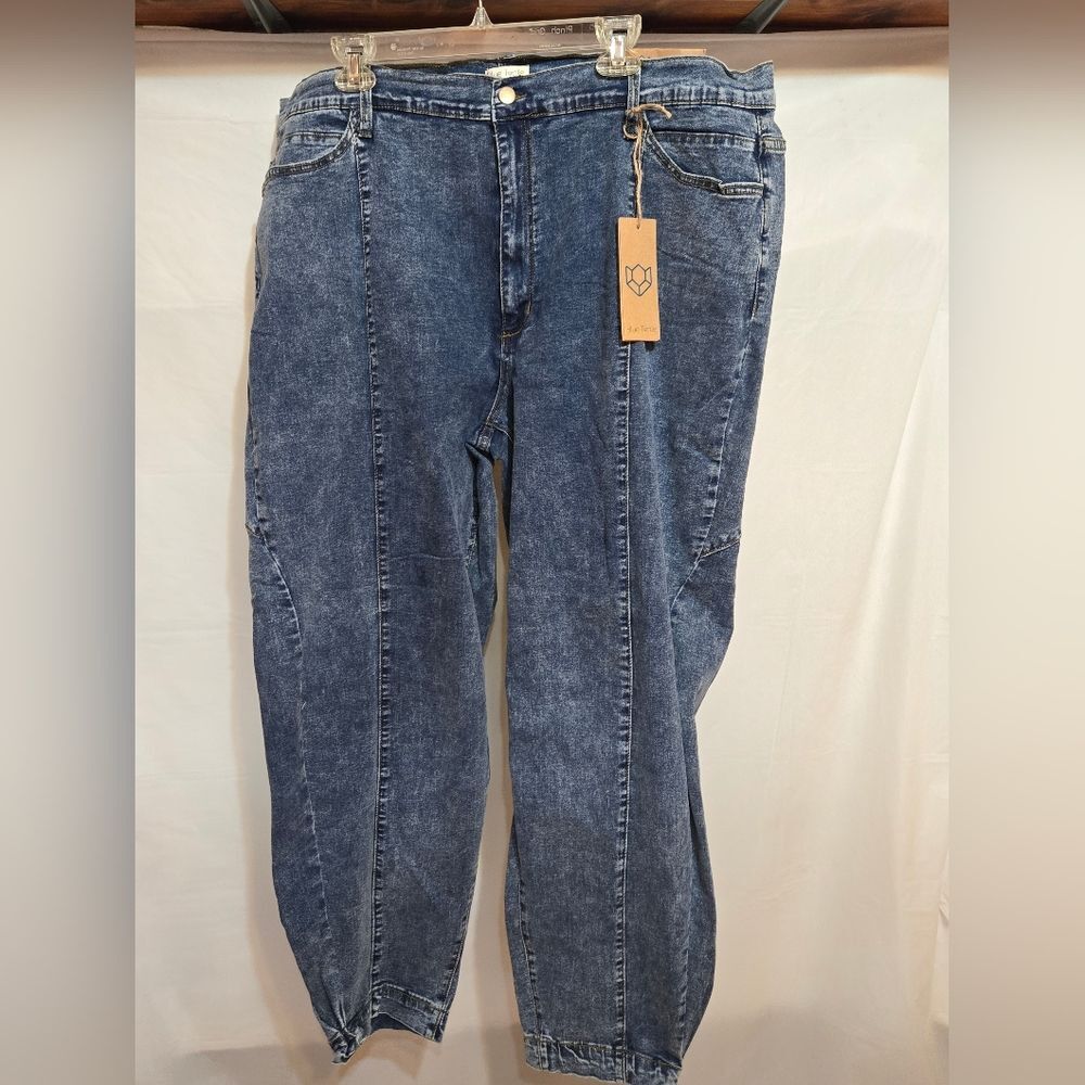 NWT- Blue Turtle Denim Barrel Jeans -Plus Size 26